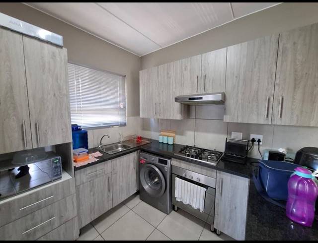 2 BEDROOM APARTMENT FOR SALE IN GLEN AUSTIN